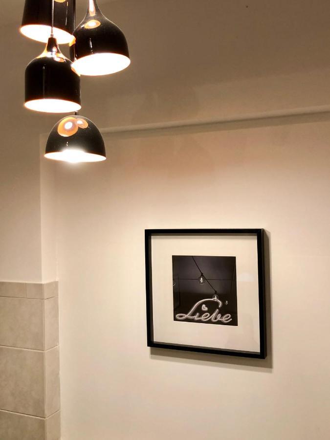 Sandmann Boutique Hostel Hotel Hamburg-Harburg Buitenkant foto
