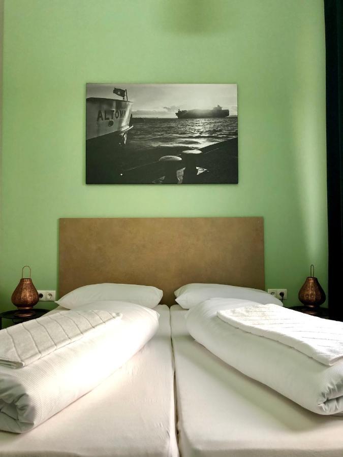 Sandmann Boutique Hostel Hotel Hamburg-Harburg Buitenkant foto