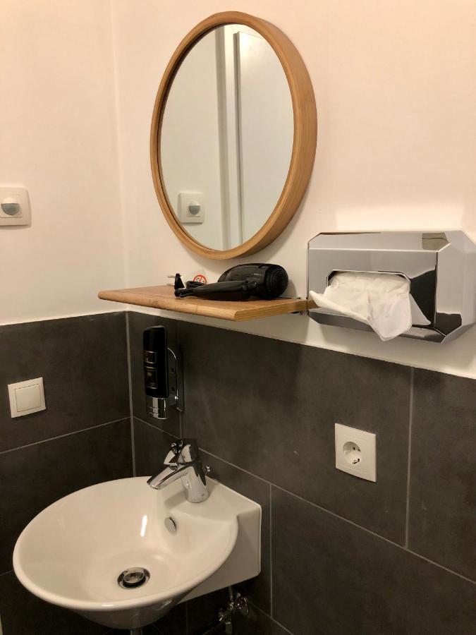 Sandmann Boutique Hostel Hotel Hamburg-Harburg Buitenkant foto